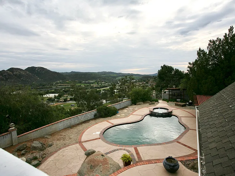 10031 Valle Caballo Ln — Photo 18