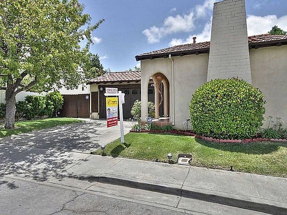 3rd image of 41011 Valero Dr