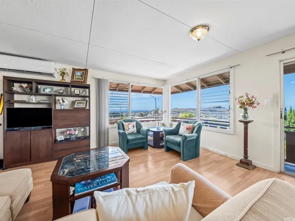 1482 Kalaepohaku St, Honolulu, HI 96816