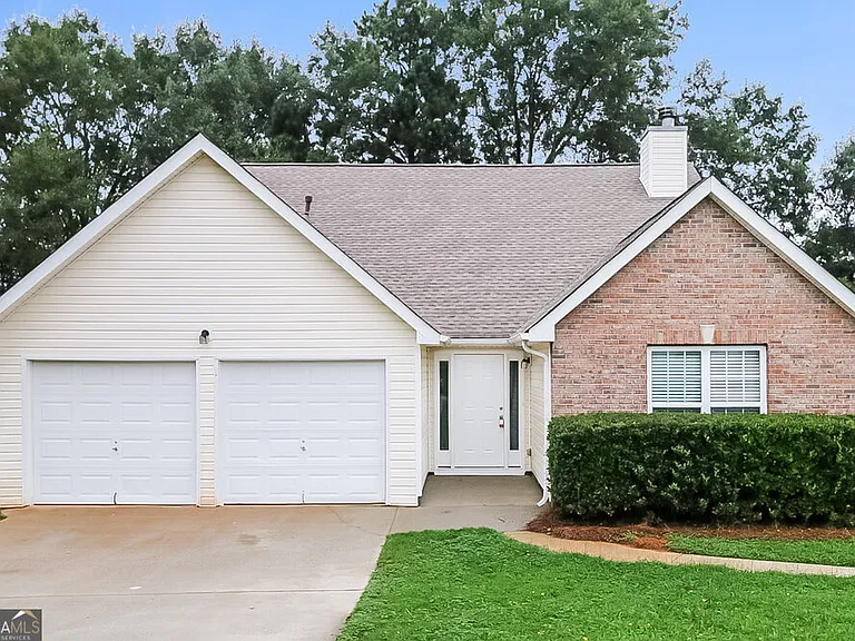 206 Nadia Ct — Photo 1