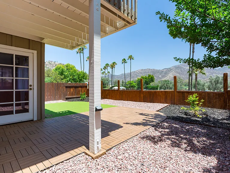 2725 Blackbush Ln — Photo 32