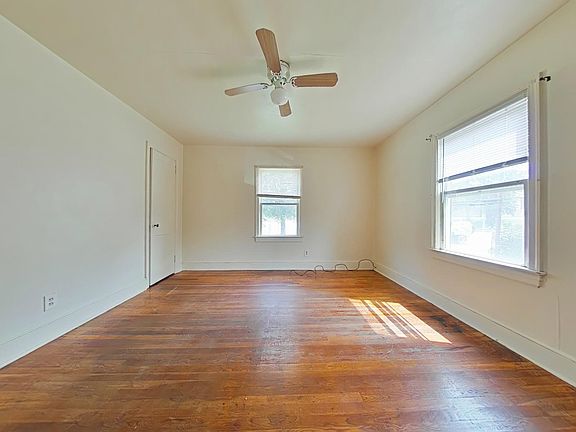 4th image of 705 Chestnut Dr #A