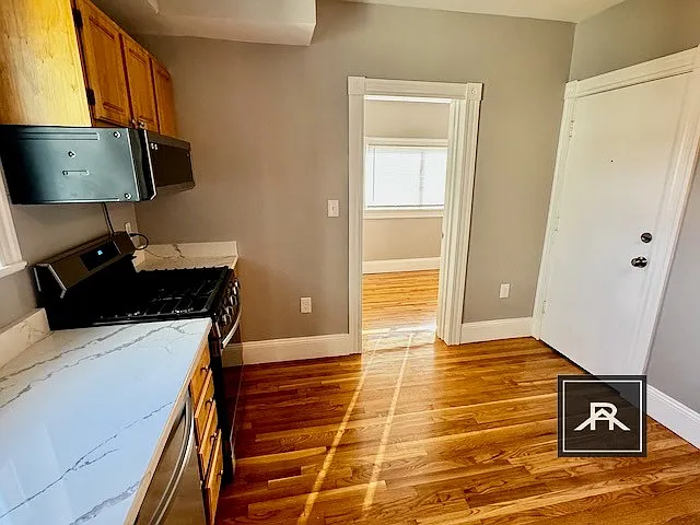 35 Adamson St #2 — Photo 2