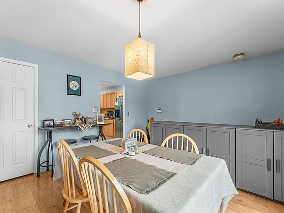 4th image of 7 Cottonwood St