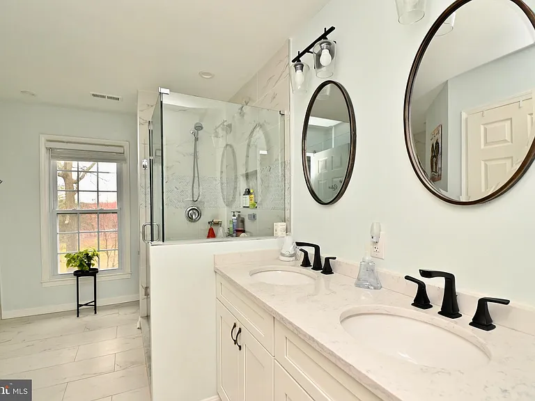 6431 Forest Rd — Photo 23