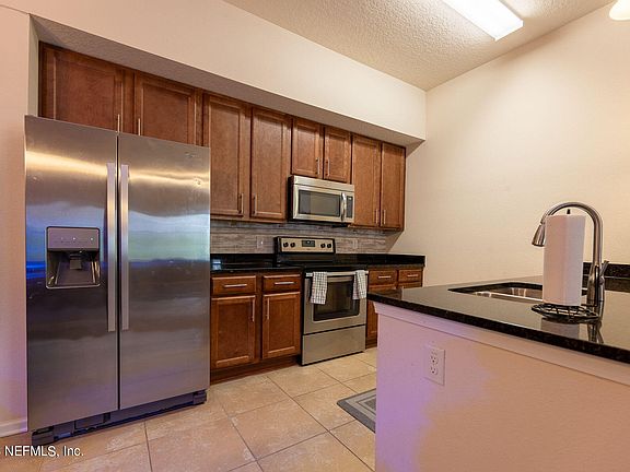 3rd image of 100 BRANNAN Place #109