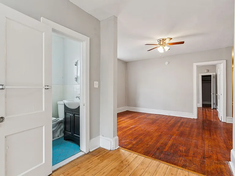 2254 Bryn Mawr Ave — Photo 26