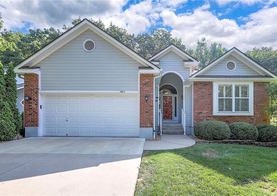 1st image of 3013 S Redwood Dr