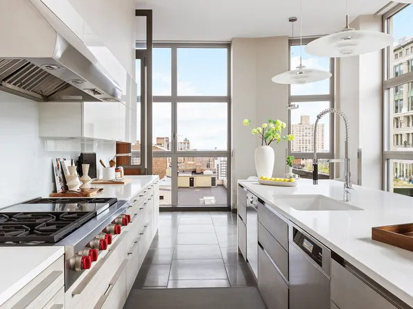 240 Park Avenue South image 13 of 29