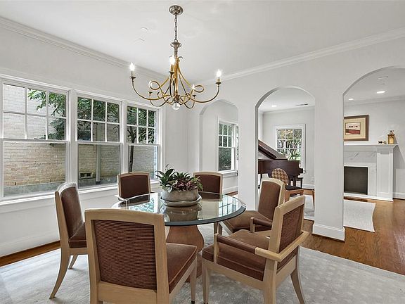 5th image of 4037 Stanford Ave