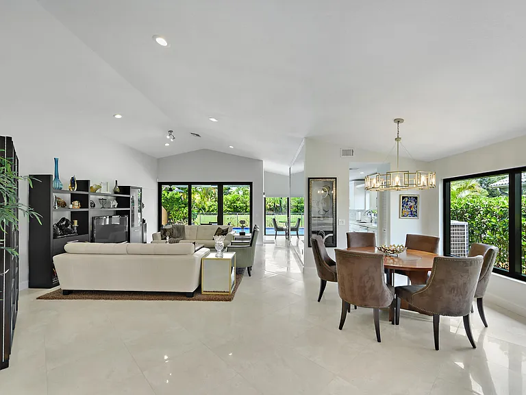 11204 Clover Leaf Cir — Photo 12