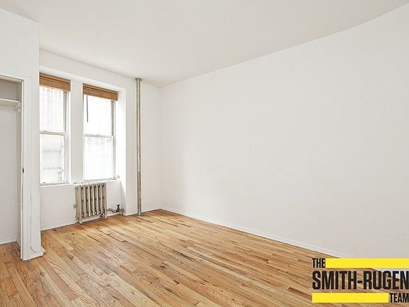 3rd image of 83 Baxter St Frnt 2