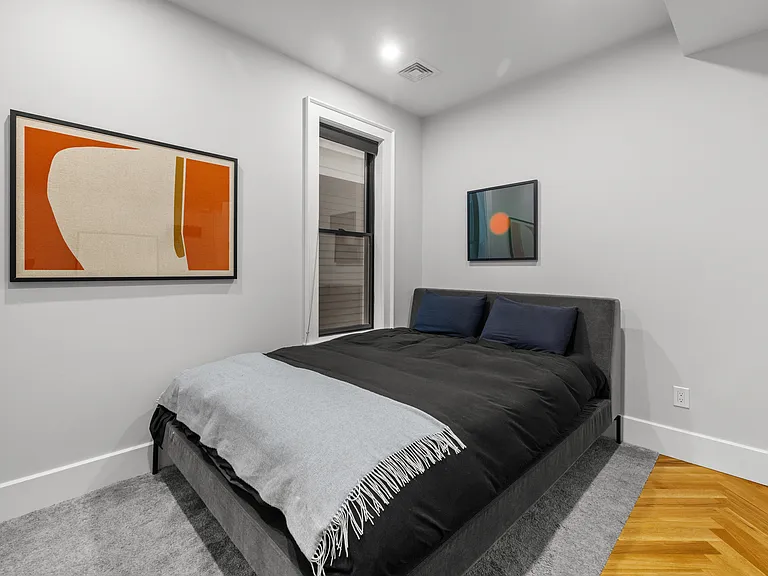 760 E Broadway #2 — Photo 15
