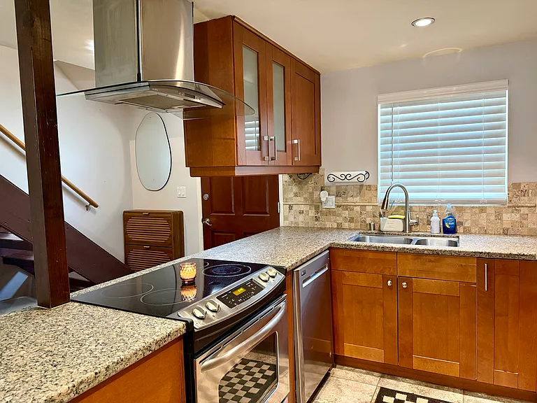4057 Brant St #5 — Photo 3