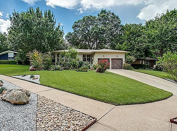 3rd image of 9730 Bluff Dale Dr