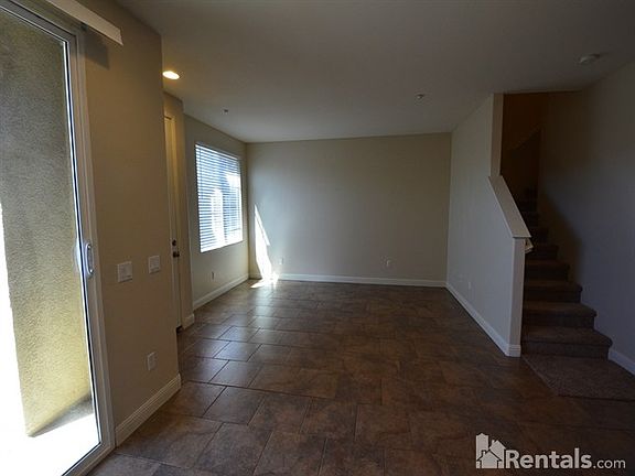 5th image of 41985 Davenport Way Unit B