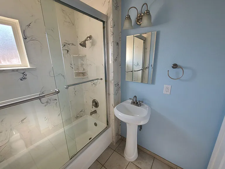 381A Elizabeth Ct — Photo 6