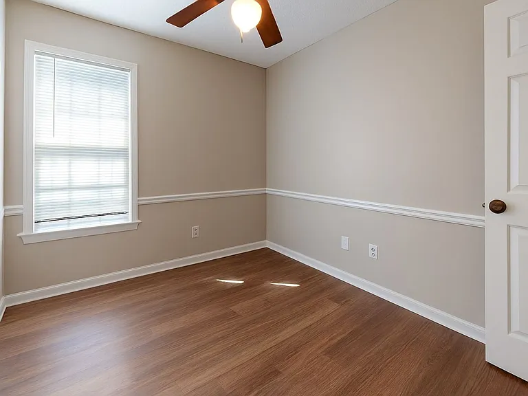 1806 Heatherton Dr — Photo 32