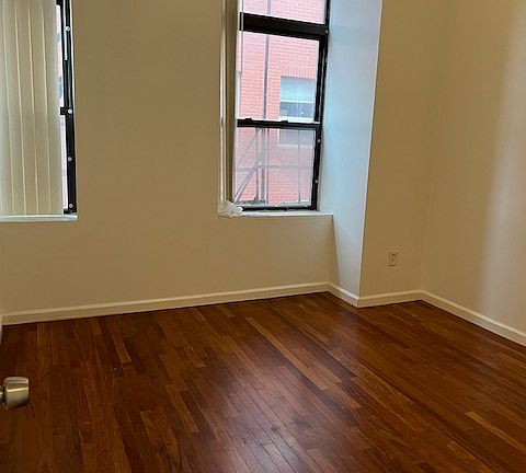 4th image of 1217 Race St APT 2