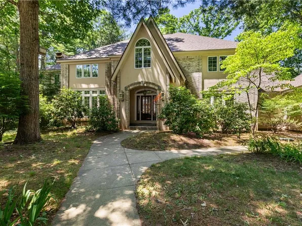 7 Kings Row, Cumberland, RI 02864