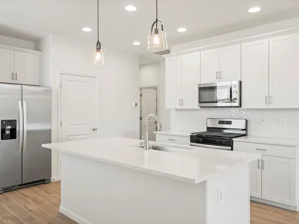 9769 N Summerstone Ave, Tucson, AZ 85743