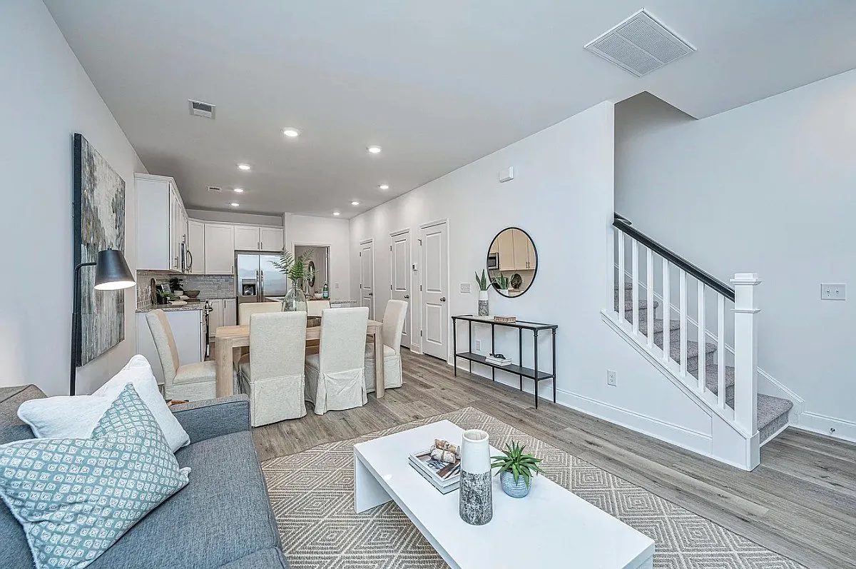 2 bed, 2.5 bath, 1055 sqft, $2,600 — Photo 4