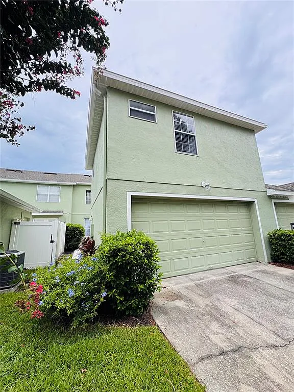1 bed, 1.0 bath, 500 sqft, $1,800 — Photo 1