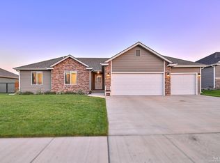 820 Rittgers Ln, Salina, KS 67401