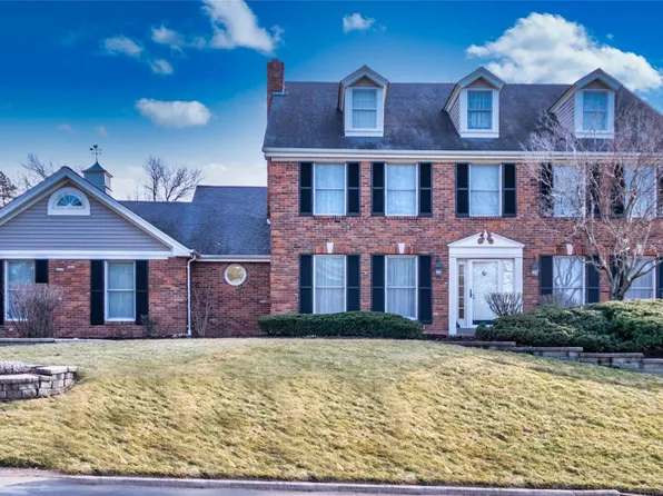 14236 Cedar Springs Dr, Chesterfield, MO 63017