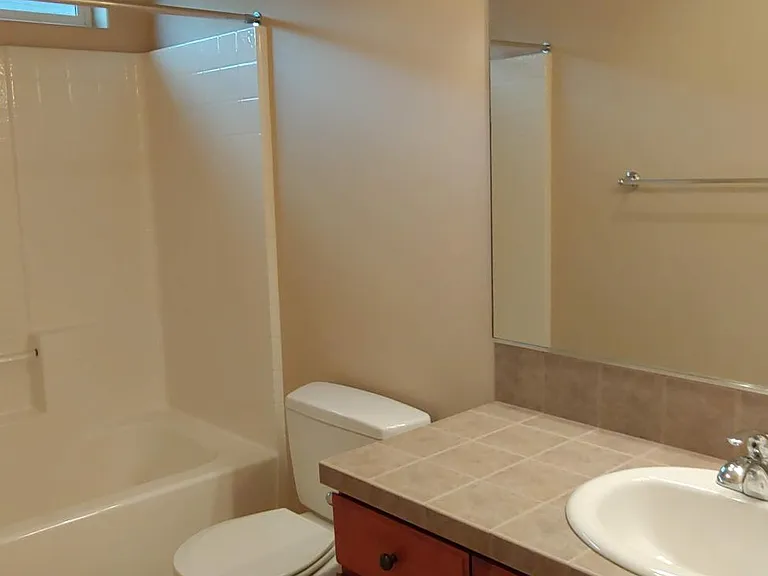 831 SE Bayshore Cir — Photo 12