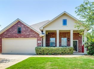 740 Hutchins Dr, Crowley, TX 76036