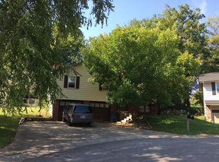 506 NE Park Ct, Lees Summit, MO 64086