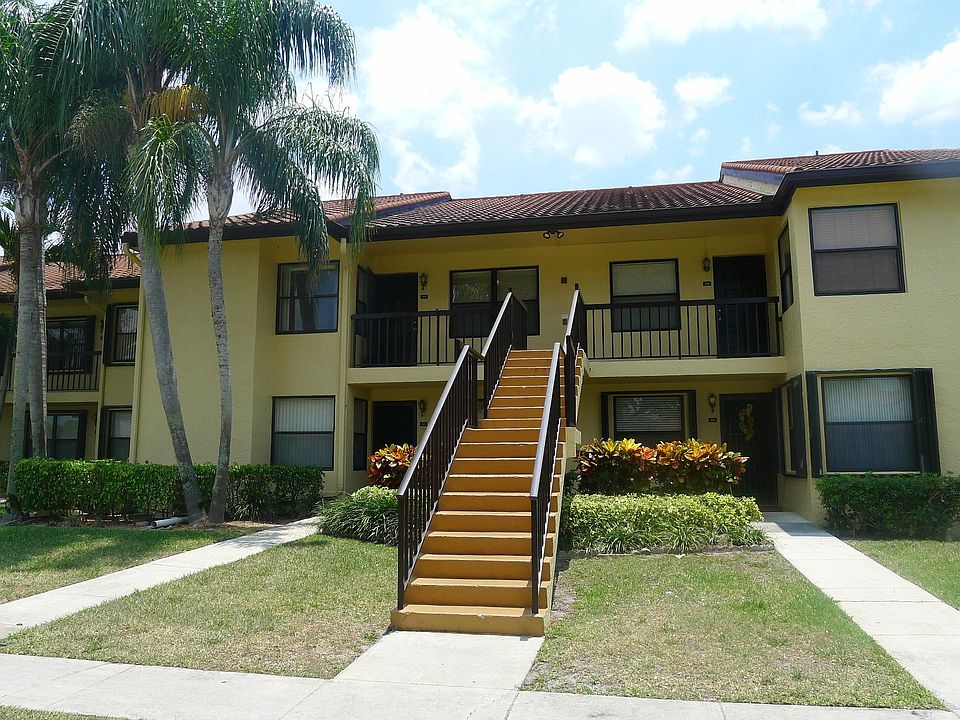 1st image of 4712 Lucerne Lakes Boulevard E #205