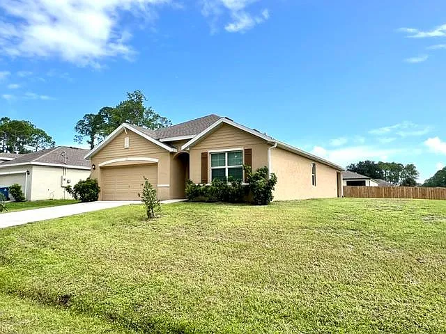 392 Ocarina St SW — Photo 4