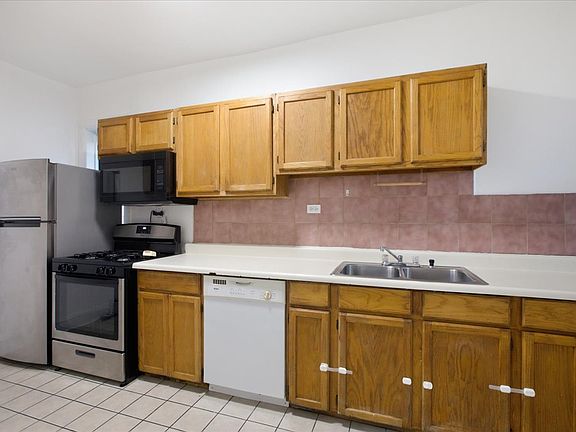 3rd image of 5432 S Drexel Ave APT 2S