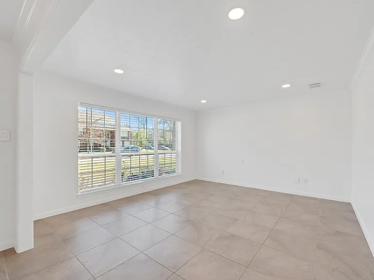 4422 Warwick Dr — Photo 12