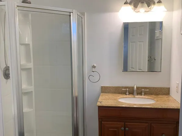 305 West Ln, Clark, NJ 07066