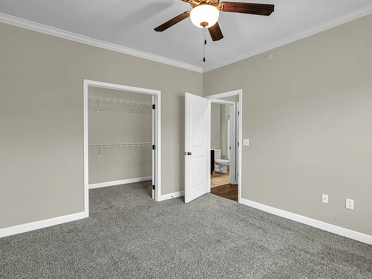 Bedroom & Closet