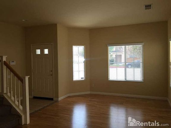 3rd image of 32366 Gardenvail Dr