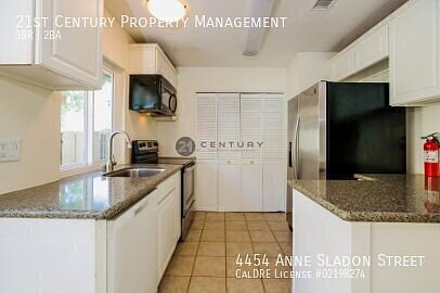 3rd image of 4454 Anne Sladon St