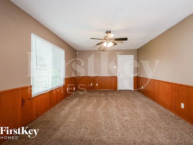 13825 Invicta Dr — Photo 8