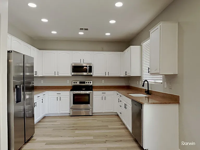 329 E Diamond Trl — Photo 3