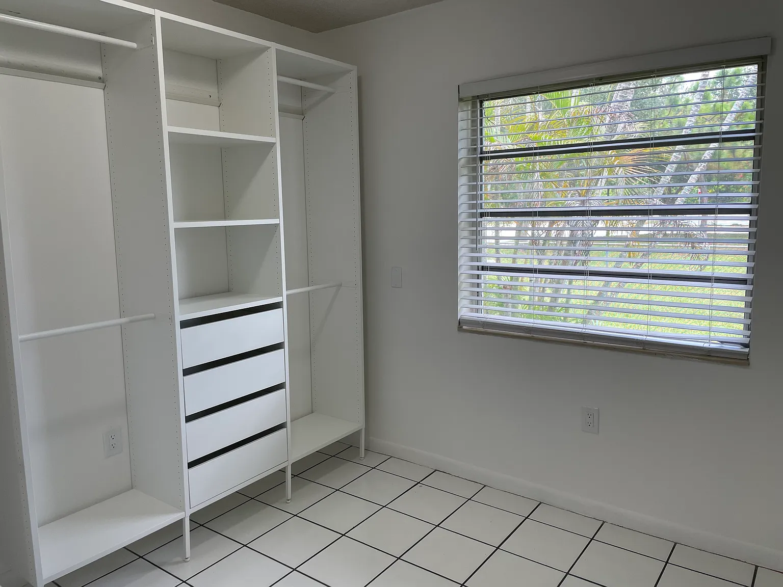 4 bed, 1290 sqft, $6,800 — Photo 4