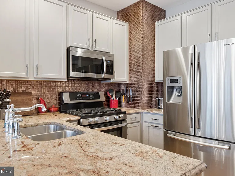 170 Martin Ln — Photo 19