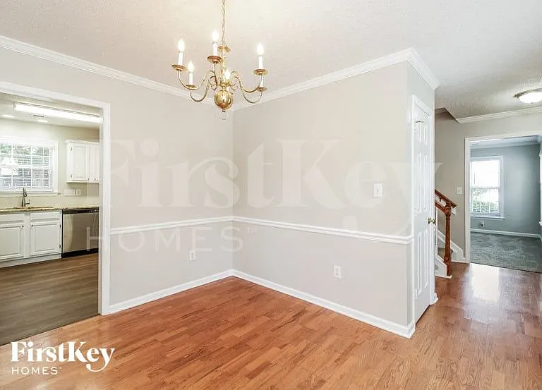 4300 Kirkstone Dr — Photo 3