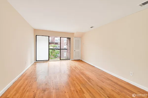 Rented by Oxford Property Group | media 25