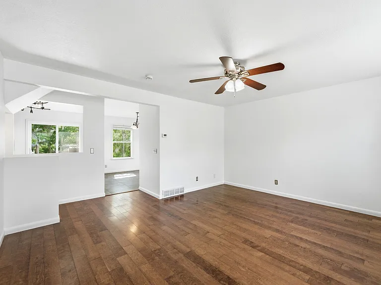 622 N Royal Troon Way — Photo 8