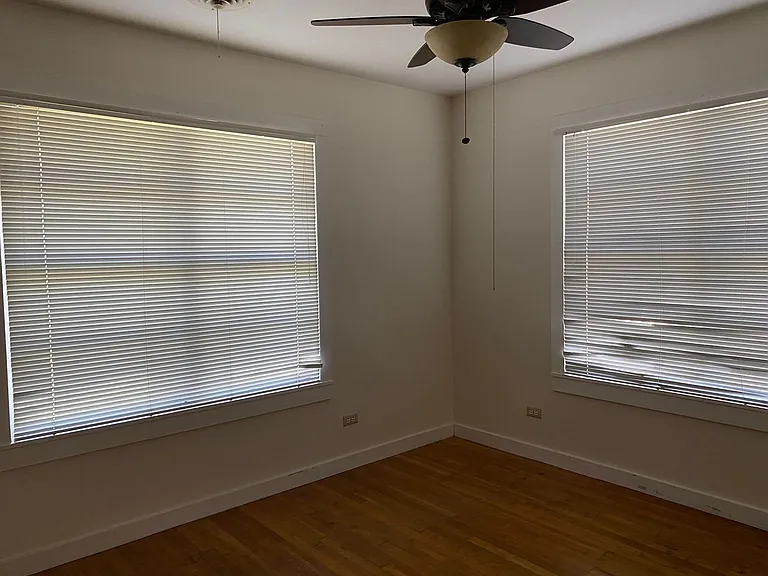 933 Beck St — Photo 11