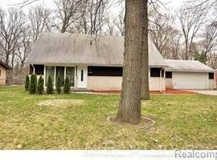 30580 Pierce St, Southfield, MI 48076