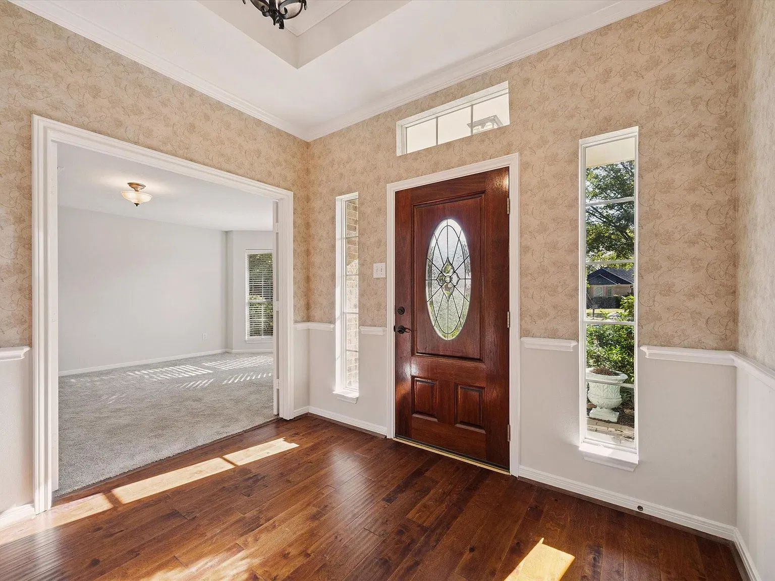 4 bed, 3.0 bath, 3088 sqft, $3,700 — Photo 4
